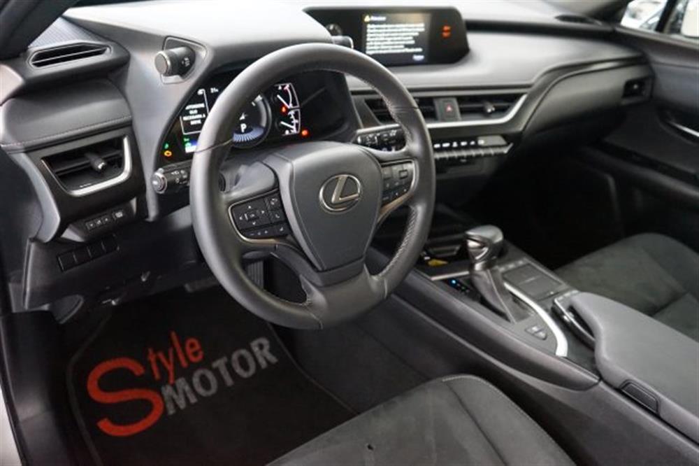 UX 250h UX 250h Hybrid 2WD Business