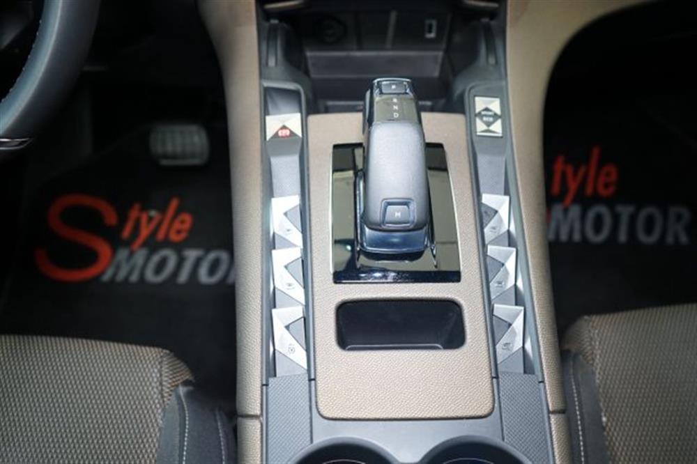 DS 7 Crossback DS 7 Crossback BlueHDi 130 aut. Bus