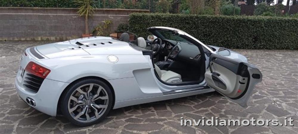 R8 R8 Spyder 4.2 V8 FSI qu