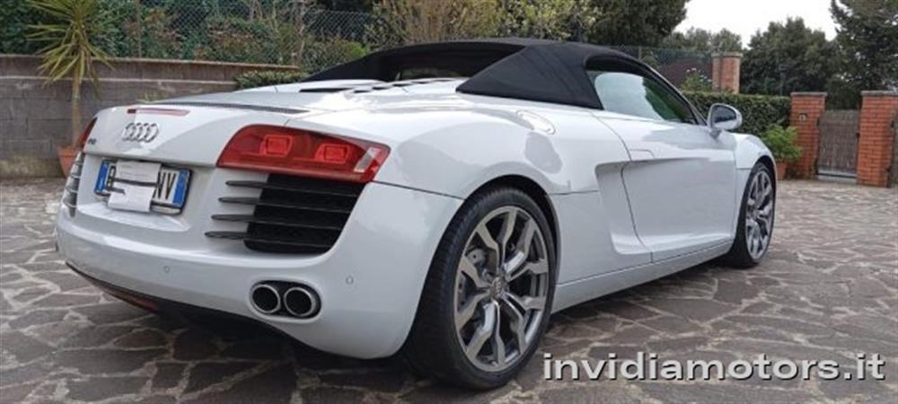 R8 R8 Spyder 4.2 V8 FSI qu