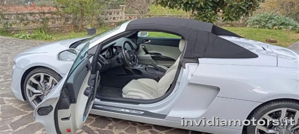 R8 R8 Spyder 4.2 V8 FSI qu