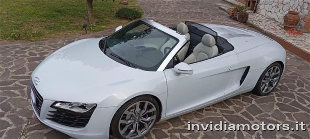 R8 R8 Spyder 4.2 V8 FSI qu