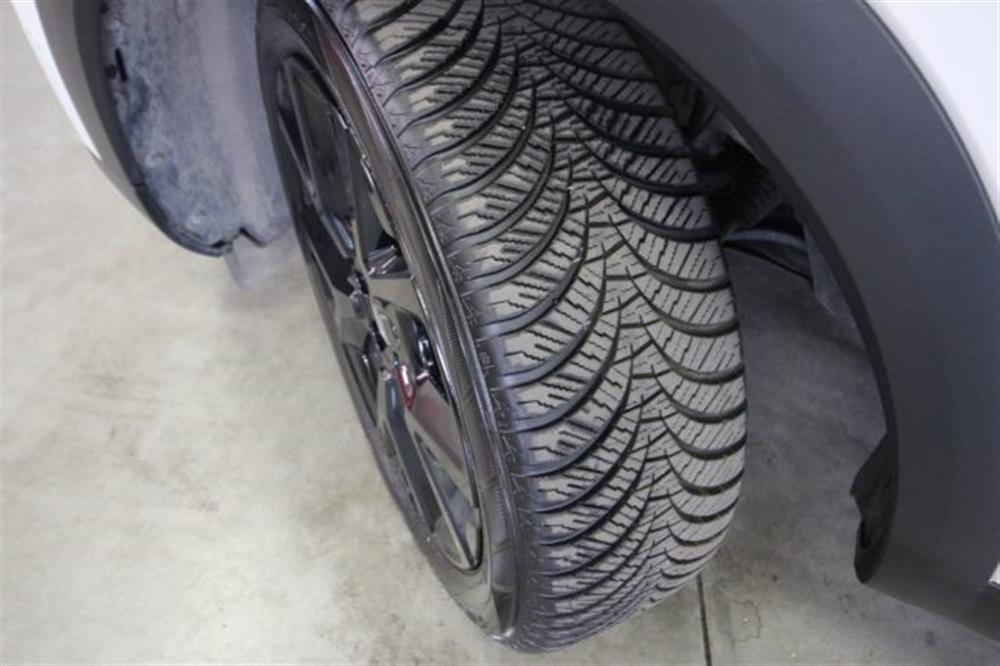C5 Aircross C5 Aircross Hybrid 225 e-EAT8 Sh