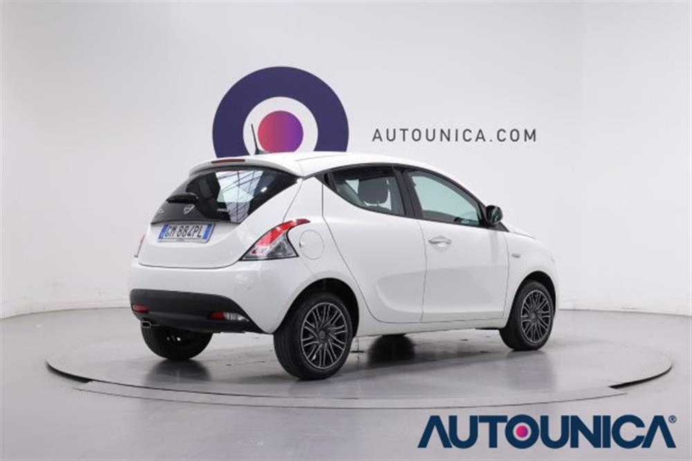 Ypsilon Ypsilon 1.0 FIREFLY 5 PORTE