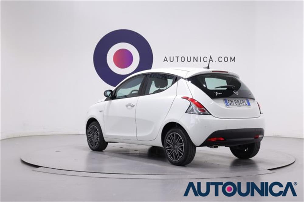 Ypsilon Ypsilon 1.0 FIREFLY 5 PORTE