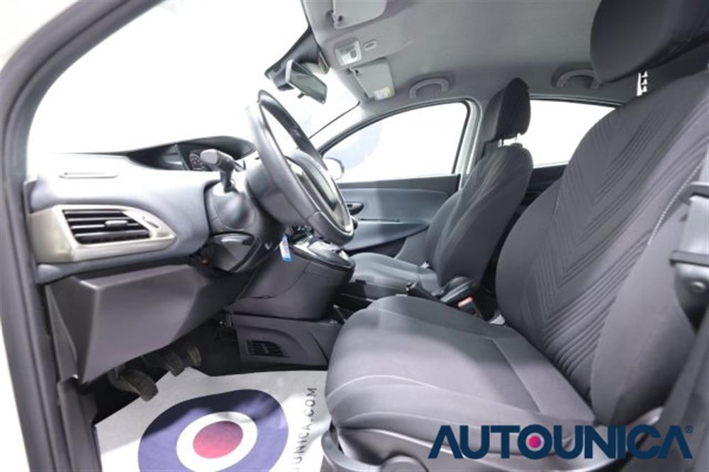 Ypsilon Ypsilon 1.0 FIREFLY 5 PORTE