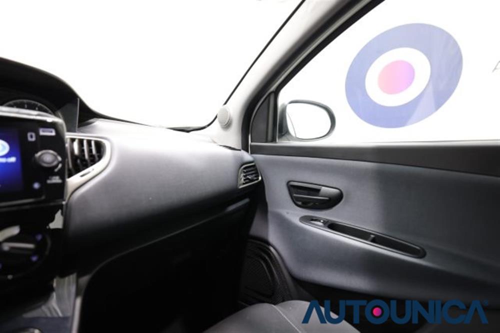 Ypsilon Ypsilon 1.0 FIREFLY 5 PORTE