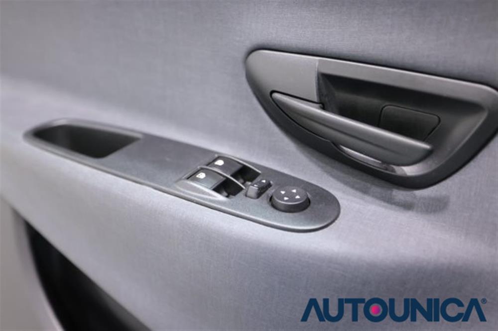 Ypsilon Ypsilon 1.0 FIREFLY 5 PORTE