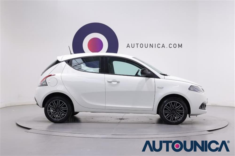 Ypsilon Ypsilon 1.0 FIREFLY 5 PORTE