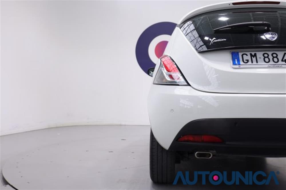 Ypsilon Ypsilon 1.0 FIREFLY 5 PORTE