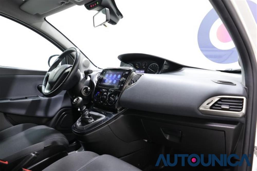 Ypsilon Ypsilon 1.0 FIREFLY 5 PORTE