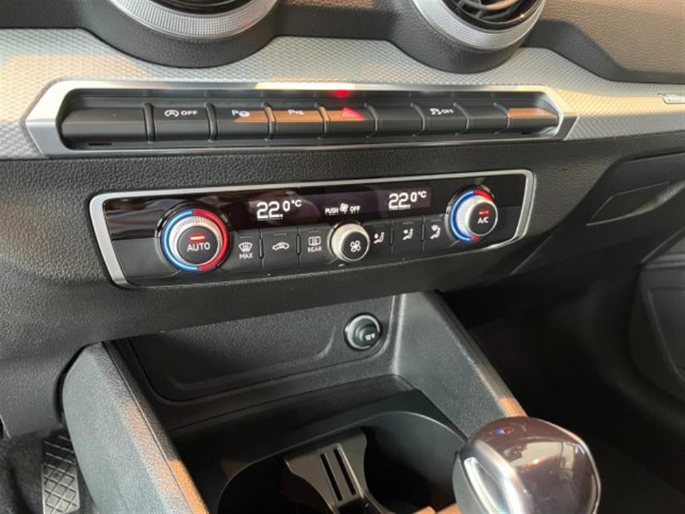 Q2 Q2 35 TFSI 150CV S-TRON