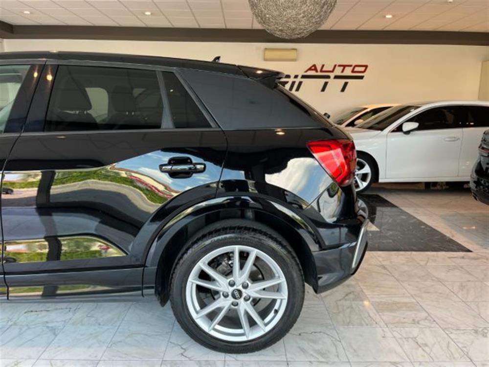 Q2 Q2 35 TFSI 150CV S-TRON
