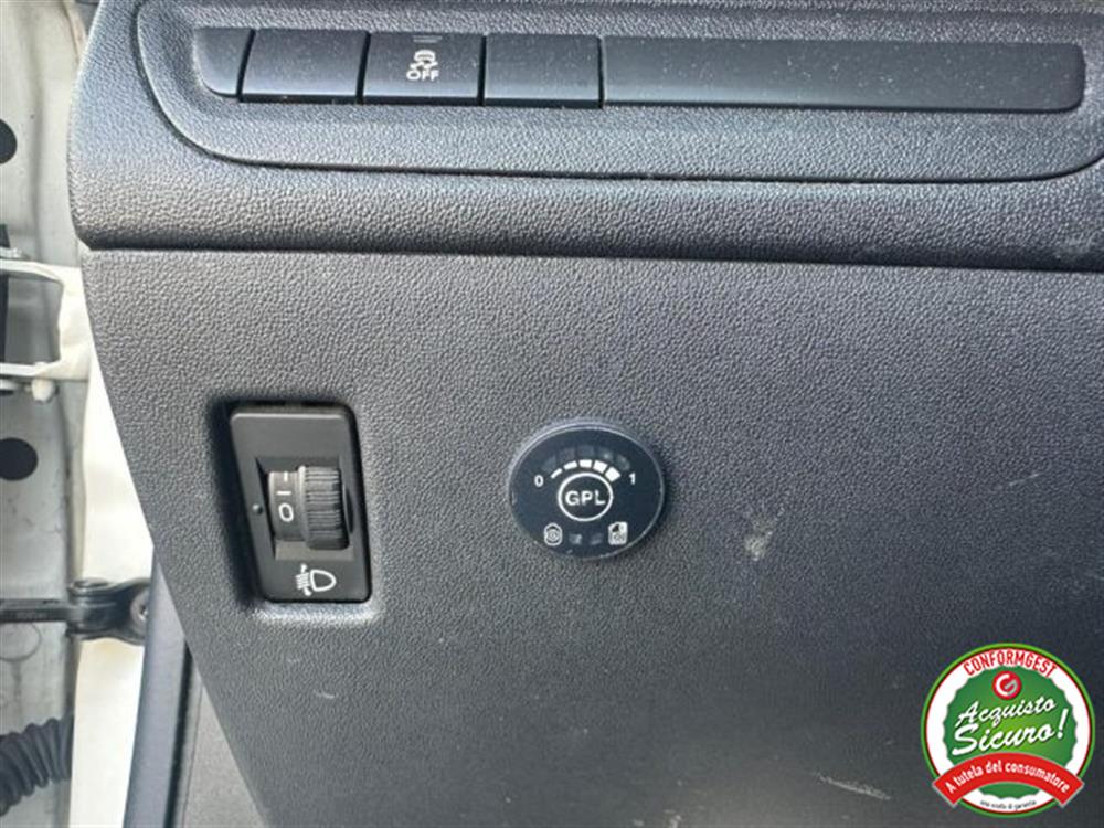 208 208 1° serie 1.4 VTi 95