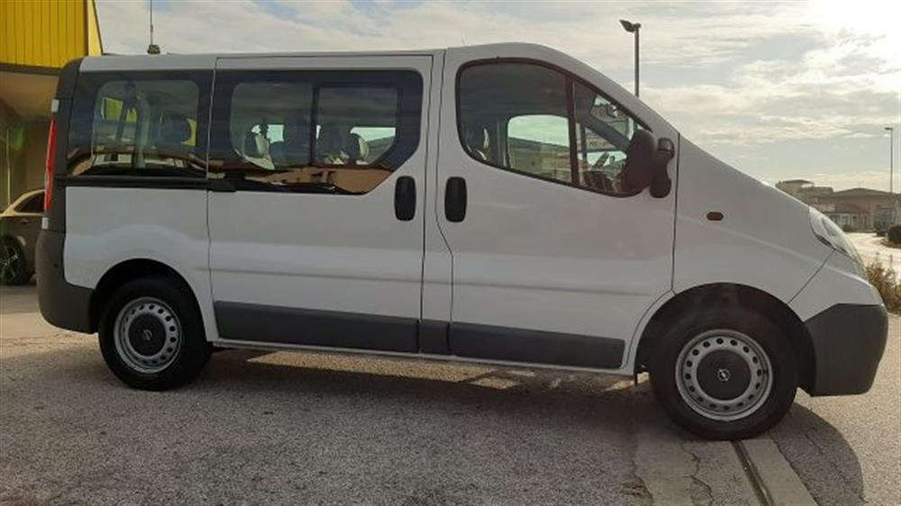 Vivaro Vivaro 27 2.0 CDTI 120CV AU