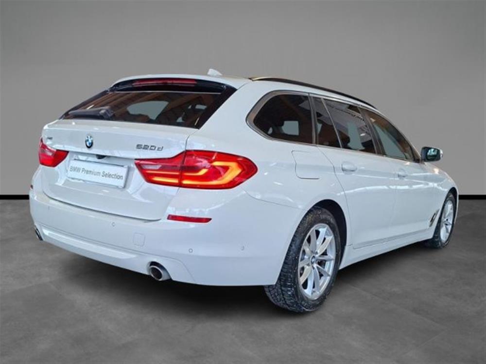 520 520 d xDrive Touring Bus