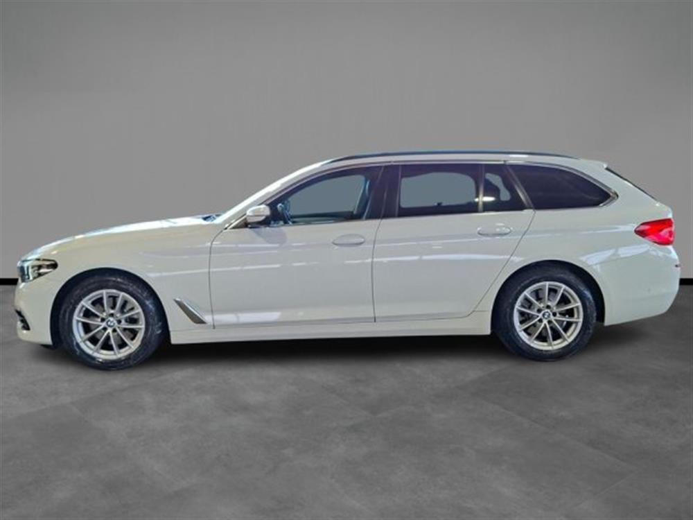 520 520 d xDrive Touring Bus