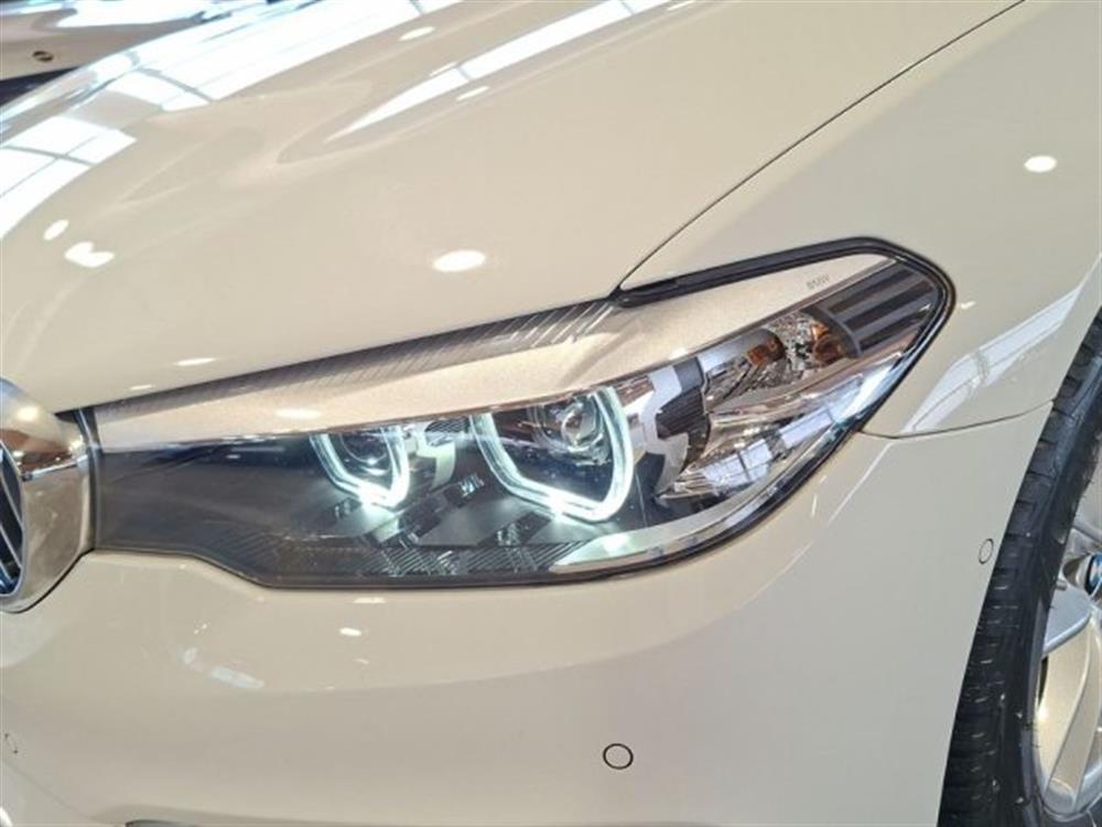 520 520 d xDrive Touring Bus