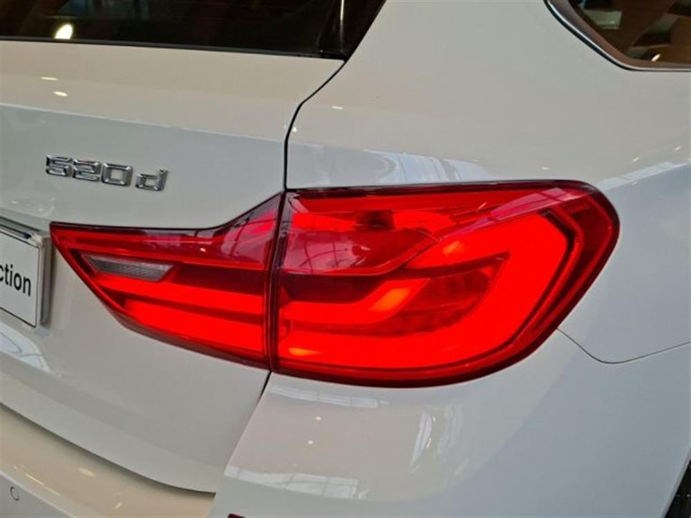 520 520 d xDrive Touring Bus
