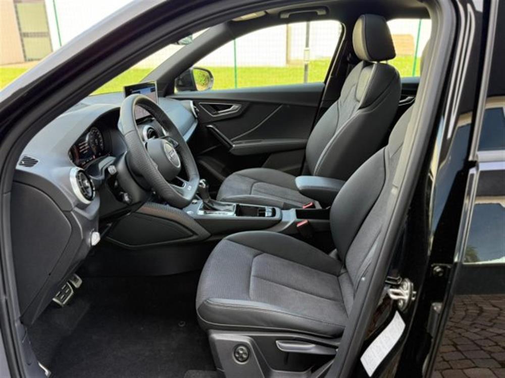 Q2 Q2 35 TDI S tronic S li