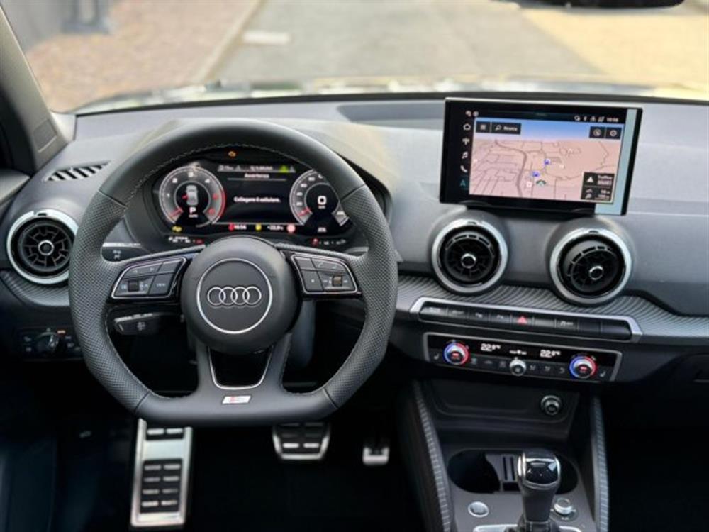 Q2 Q2 35 TDI S tronic S li