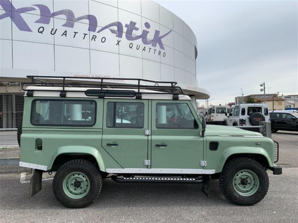 Defender Defender 110 2.2 TD4 Station