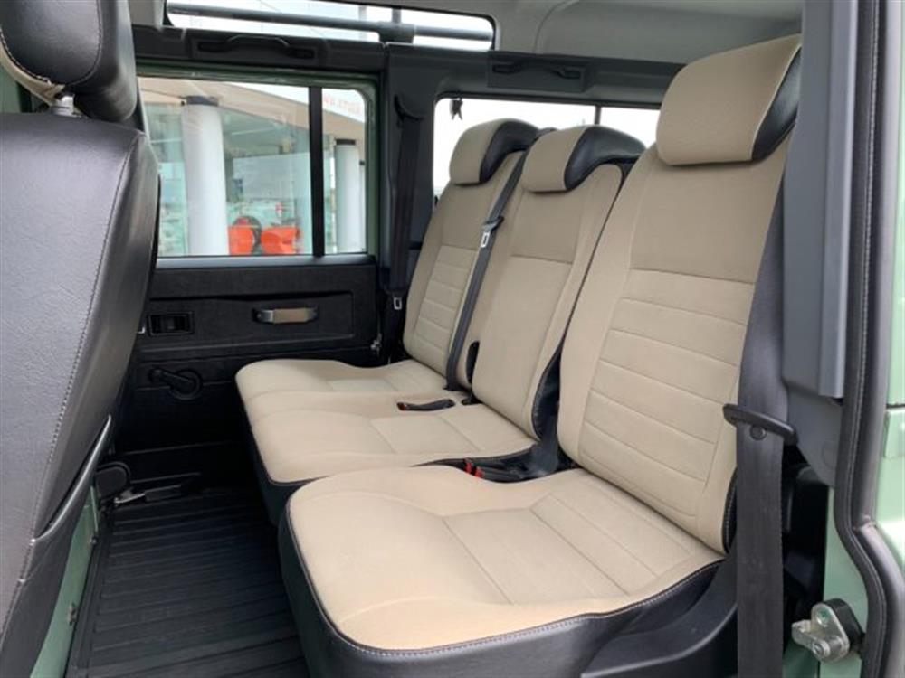 Defender Defender 110 2.2 TD4 Station