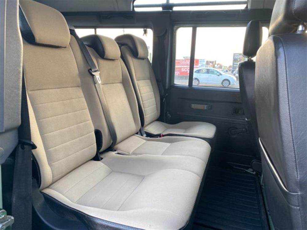 Defender Defender 110 2.2 TD4 Station