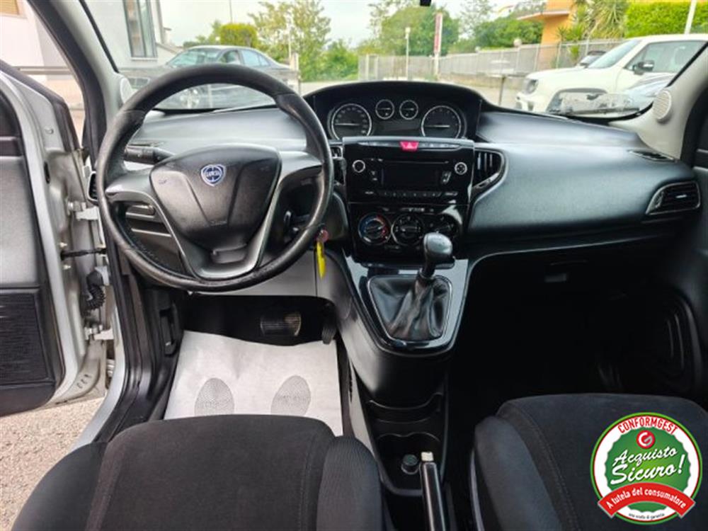 Ypsilon Ypsilon 0.9 TwinAir 85 CV 5