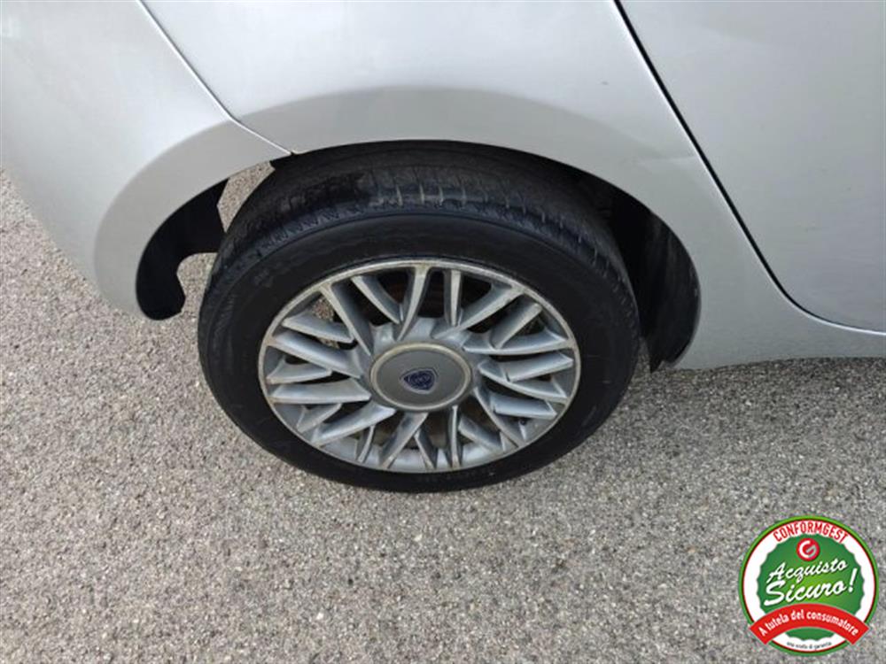 Ypsilon Ypsilon 0.9 TwinAir 85 CV 5