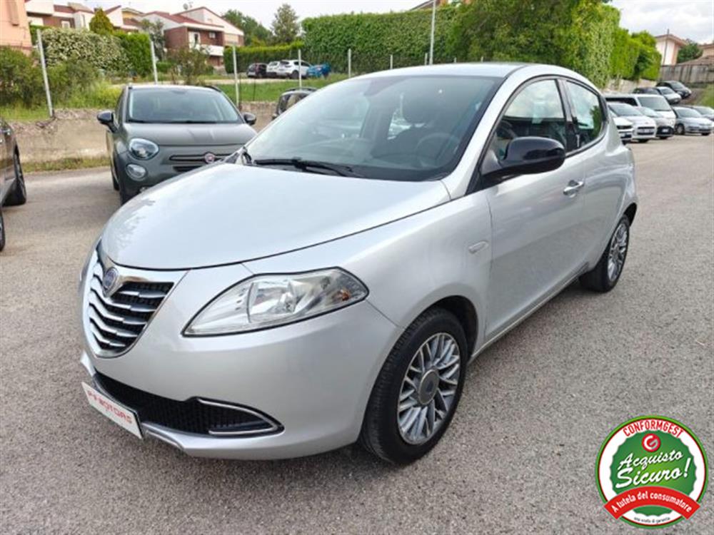 Ypsilon Ypsilon 0.9 TwinAir 85 CV 5