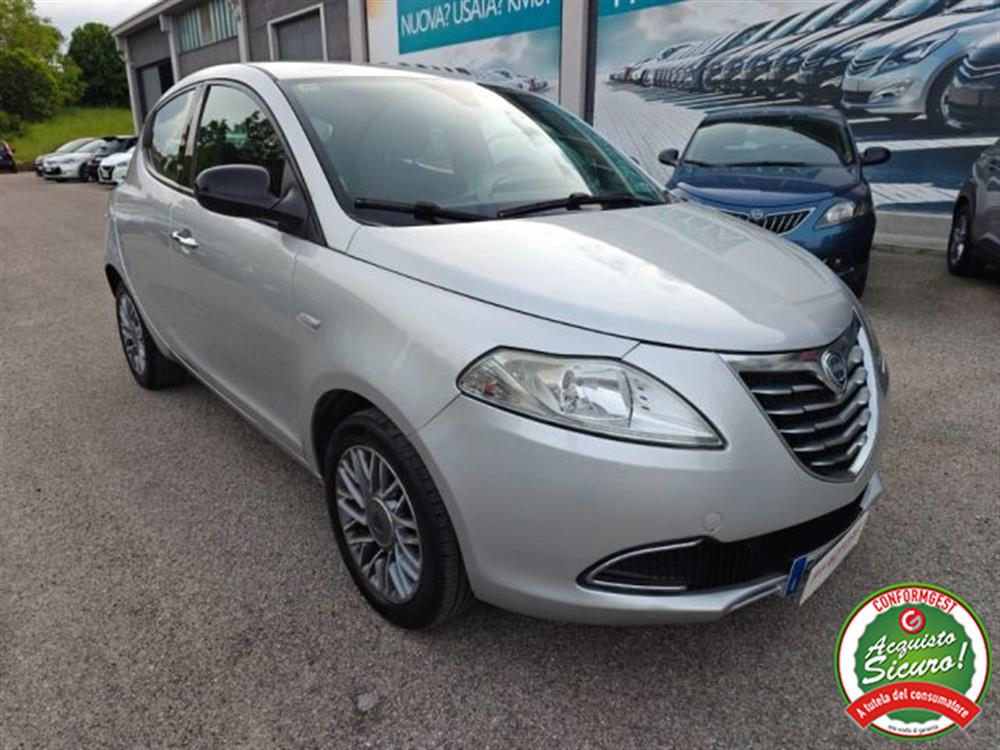 Ypsilon Ypsilon 0.9 TwinAir 85 CV 5