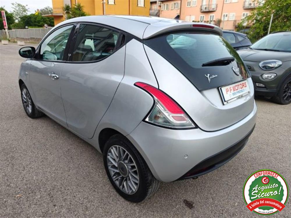 Ypsilon Ypsilon 0.9 TwinAir 85 CV 5