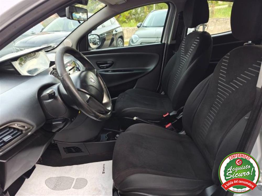 Ypsilon Ypsilon 0.9 TwinAir 85 CV 5