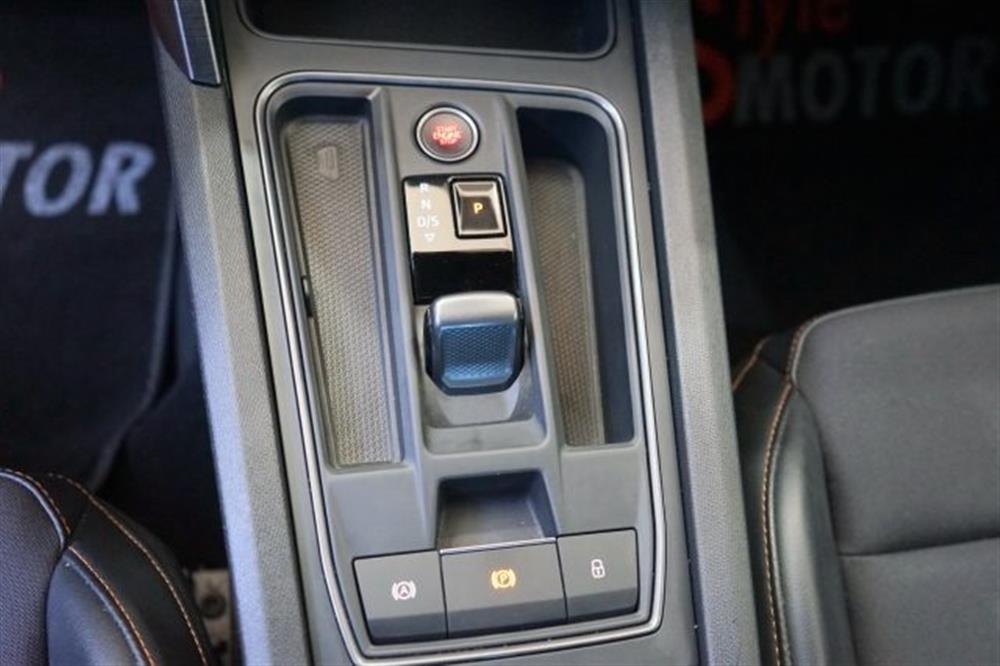 Leon Leon 1.5 Hybrid 150 CV DS