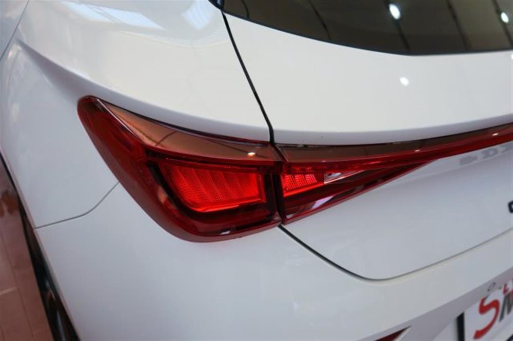 Leon Leon 1.5 Hybrid 150 CV DS