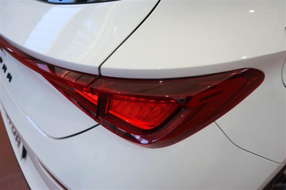 Leon Leon 1.5 Hybrid 150 CV DS