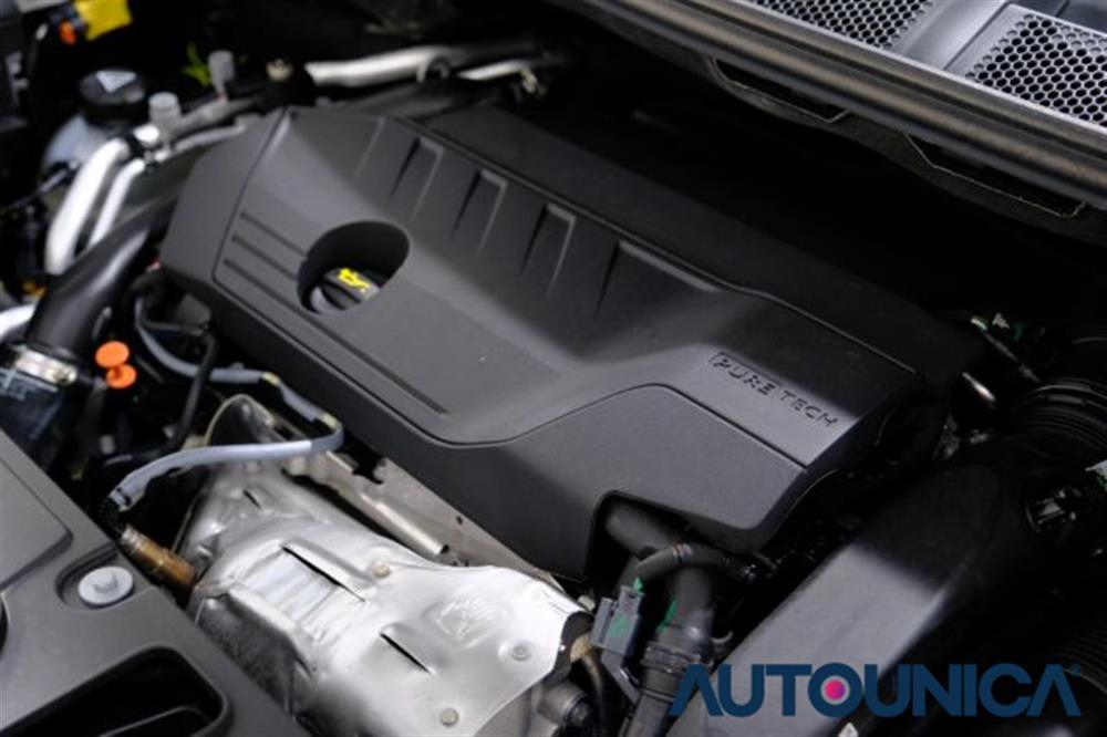 3008 3008 HYBRID 300 E-EAT8 AL
