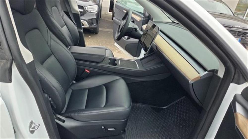 Model Y Model Y RWD PERMUTE UNICOPRO