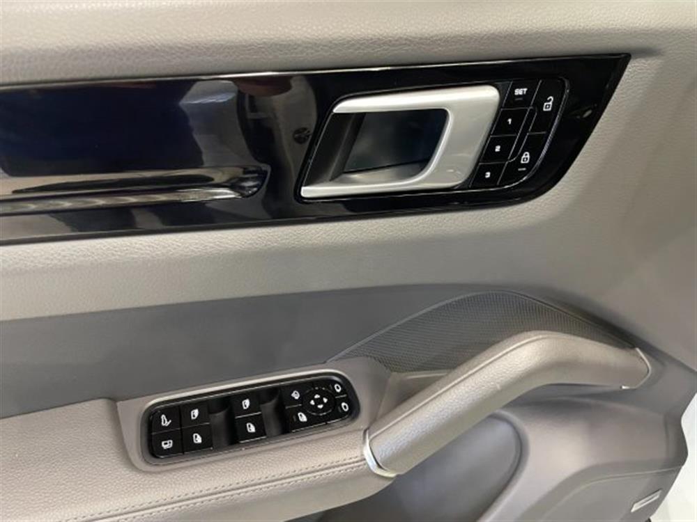 Cayenne Cayenne 3.0 V6 E-Hybrid * PE