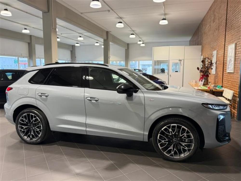 Q3 Q3 TDI S tronic S Line