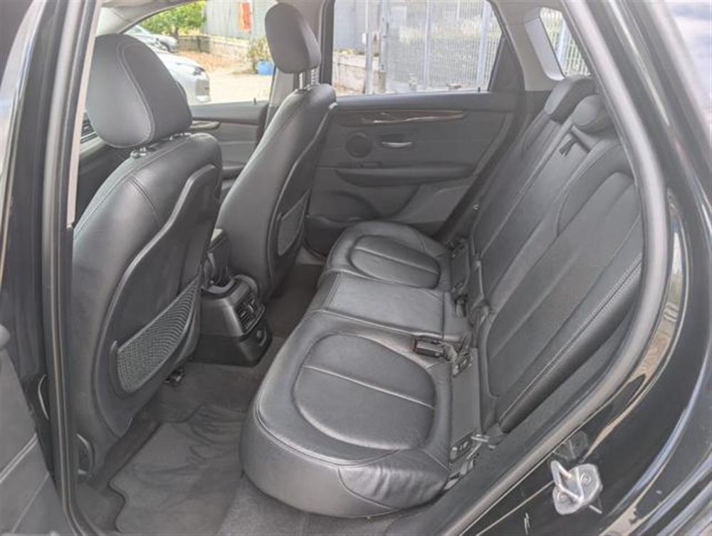 216 216 d Active Tourer Luxu