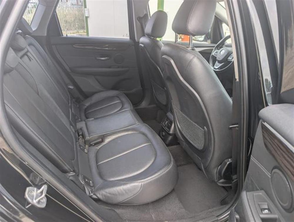 216 216 d Active Tourer Luxu