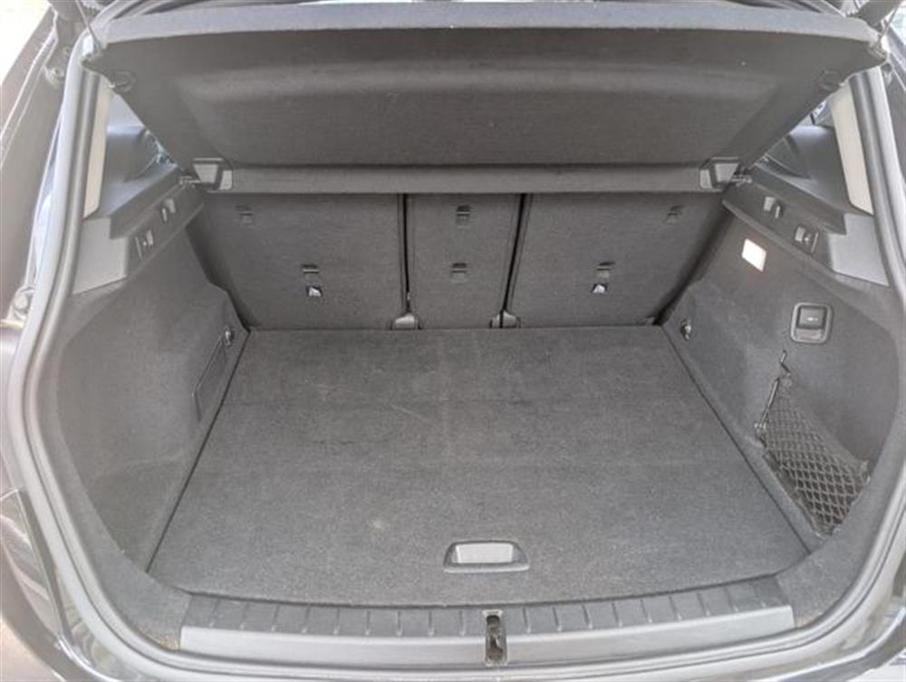 216 216 d Active Tourer Luxu