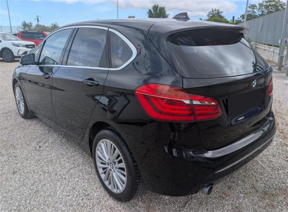 216 216 d Active Tourer Luxu