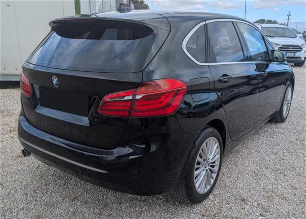 216 216 d Active Tourer Luxu