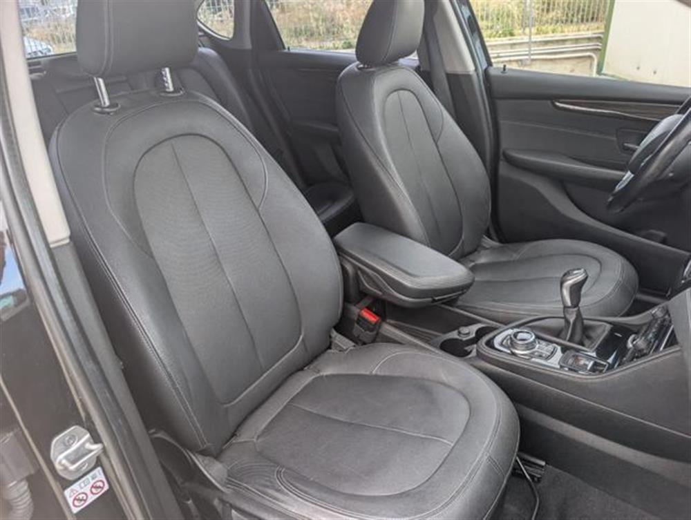 216 216 d Active Tourer Luxu