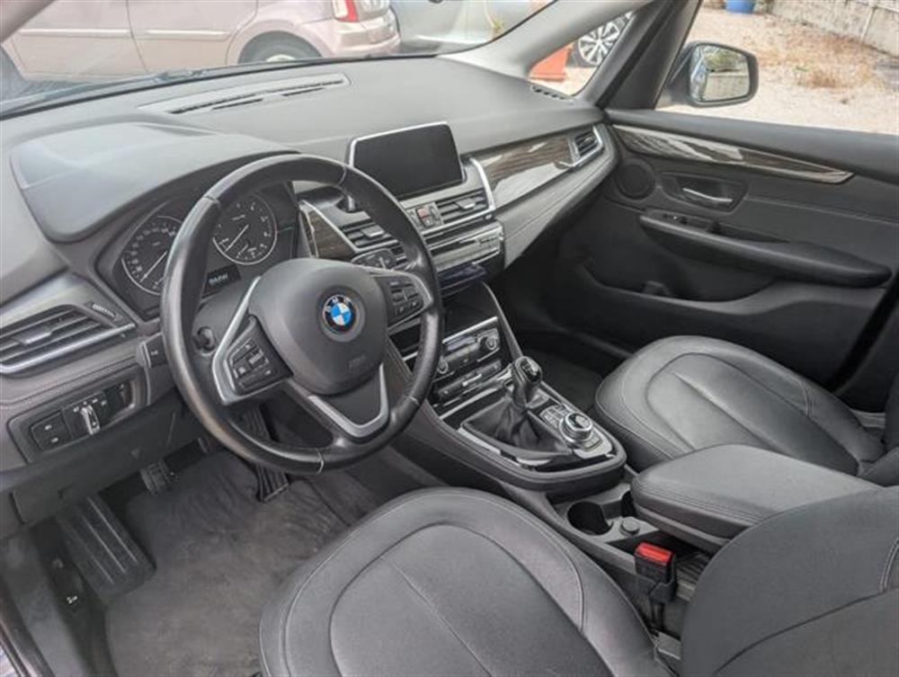 216 216 d Active Tourer Luxu