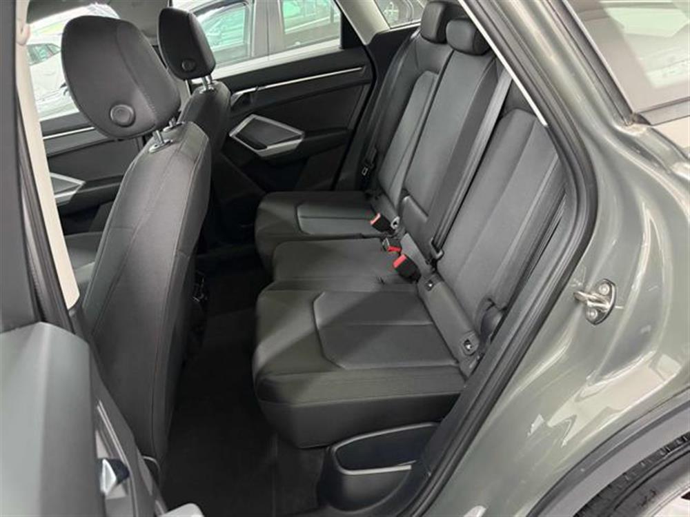 Q3 Q3 35 TDI S tronic Busi