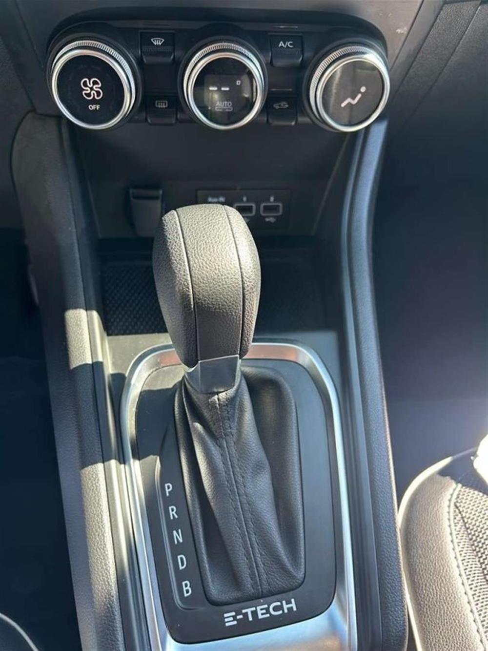 Captur Captur 1.6 E-TECH HEV 145 T